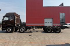 一汽解放 新J6P重卡 领航版 460马力 8X4 9.5米栏板载货车(CA1310P66K24L7T4E5)