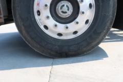 一汽解放 新J6P重卡 领航版 460马力 8X4 9.5米栏板载货车(CA1310P66K24L7T4E5)