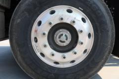 一汽解放 新J6P重卡 领航版 460马力 8X4 9.5米栏板载货车(CA1310P66K24L7T4E5)