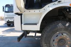 一汽解放 J6L 轻量化版 320马力 8X4 7.3方混凝土搅拌车(凌宇牌)(CLY5315GJB29E5)