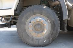 一汽解放 J6L 轻量化版 320马力 8X4 7.3方混凝土搅拌车(凌宇牌)(CLY5315GJB29E5)