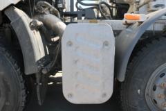 一汽解放 J6L 轻量化版 320马力 8X4 7.3方混凝土搅拌车(凌宇牌)(CLY5315GJB29E5)