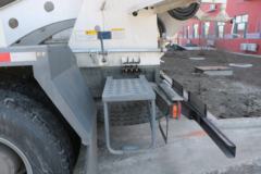 一汽解放 J6L 轻量化版 320马力 8X4 7.3方混凝土搅拌车(凌宇牌)(CLY5315GJB29E5)