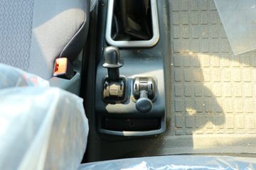 �й����� HOWO T7H�ؿ� 440���� 6X4ǣ����(����)(ZZ4257V324HF1B)ͼƬ