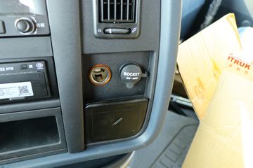 �й����� HOWO T7H�ؿ� 440���� 6X4ǣ����(����)(ZZ4257V324HF1B)ͼƬ