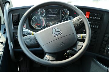 �й����� HOWO T7H�ؿ� 440���� 6X4ǣ����(����)(ZZ4257V324HF1B)ͼƬ