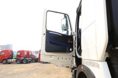中国重汽 HOWO T7H重卡 440马力 6X4牵引车(国六)(ZZ4257V324HF1B)