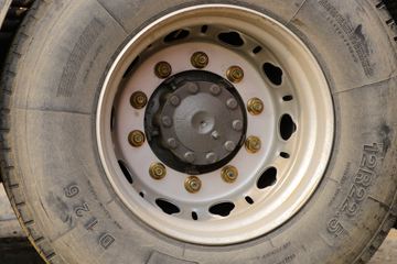 �й����� HOWO T7H�ؿ� 440���� 6X4ǣ����(����)(ZZ4257V324HF1B)ͼƬ