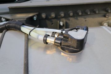 �й����� HOWO T7H�ؿ� 440���� 6X4ǣ����(����)(ZZ4257V324HF1B)ͼƬ