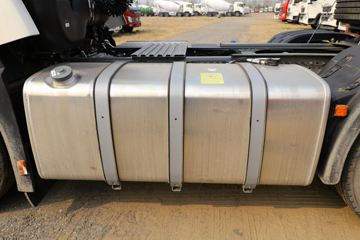 �й����� HOWO T7H�ؿ� 440���� 6X4ǣ����(����)(ZZ4257V324HF1B)ͼƬ