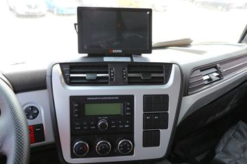 �������ó� ���KR 190���� 4X2 8����ʽ�ػ���(����)(�߶�)ͼƬ