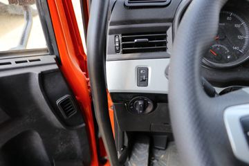 �������ó� ���KR 190���� 4X2 8����ʽ�ػ���(����)(�߶�)ͼƬ