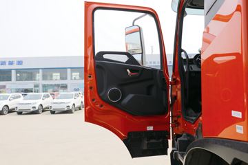 �������ó� ���KR 190���� 4X2 8����ʽ�ػ���(����)(�߶�)ͼƬ