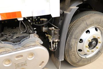 �������ó� ���KR 190���� 4X2 8����ʽ�ػ���(����)(�߶�)ͼƬ