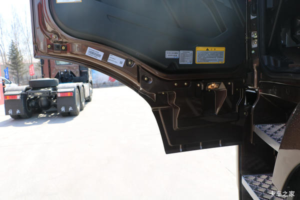 解放J6P牵引车线上优惠1千元,活动火热进行中,马上行动先得先得