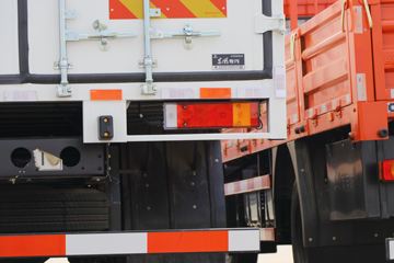 �������ó� ���KR 190���� 4X2 8����ʽ�ػ���(����)(�߶�)ͼƬ