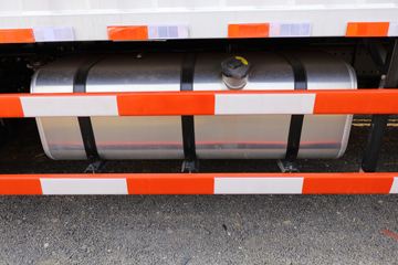 �������ó� ���KR 190���� 4X2 8����ʽ�ػ���(����)(�߶�)ͼƬ