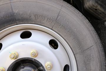 �������ó� ���KR 190���� 4X2 8����ʽ�ػ���(����)(�߶�)ͼƬ