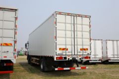 东风商用车 天龙KL重卡 300马力 6X2 9.4米厢式载货车