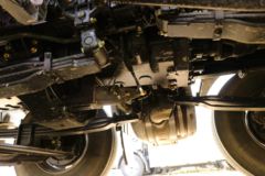 东风商用车 天龙KL重卡 300马力 6X2 9.4米厢式载货车
