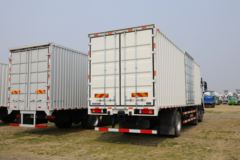 东风商用车 天龙KL重卡 300马力 6X2 9.4米厢式载货车