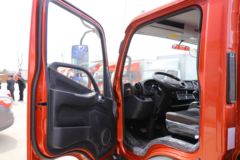 福田 时代领航6 150马力 4.2米单排栏板轻卡(国六)(BJ1046V9JBA-03)