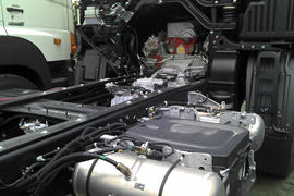 日野底盘&nbsp;混凝土搅拌车底盘                                                图片