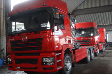 陕汽重卡 德龙F3000 350马力 6X4 LNG牵引车(SX4256NT384T)