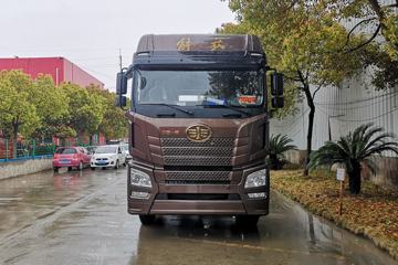 青岛解放 JH6 320马力 6.7米AMT自动档厢式载货车(液缓)