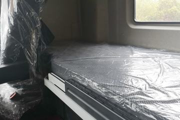 �ൺ��� JH6�ؿ� �캽�� 460���� 8X4 9.5��AMT�Զ�����ʽ�ػ���(CA5320XXYP25K2L7T4E5A80)ͼƬ