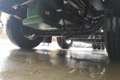 青岛解放 JH6重卡 领航版 460马力 8X4 9.5米AMT自动挡厢式载货车(CA5320XXYP25K2L7T4E5A80)