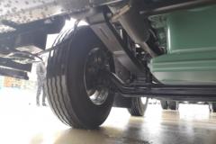 青岛解放 JH6重卡 领航版 460马力 8X4 9.5米AMT自动挡厢式载货车(CA5320XXYP25K2L7T4E5A80)