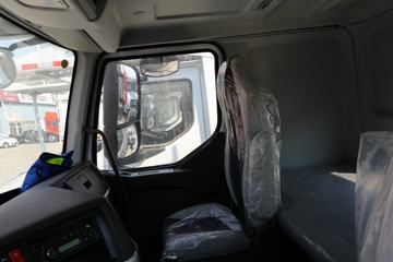 �������� ����T5 270���� 4X2 ����ǣ����(LZ5180TBQG2AB)ͼƬ