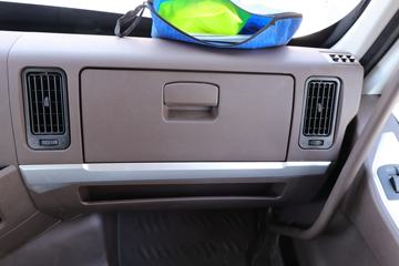 �������� ����T5 270���� 4X2 ����ǣ����(LZ5180TBQG2AB)ͼƬ