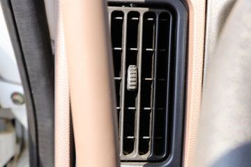 �������� ����T5 270���� 4X2 ����ǣ����(LZ5180TBQG2AB)ͼƬ