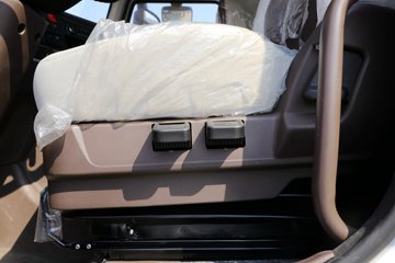 �������� ����T5 270���� 4X2 ����ǣ����(LZ5180TBQG2AB)ͼƬ