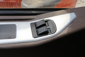 �������� ����T5 270���� 4X2 ����ǣ����(LZ5180TBQG2AB)ͼƬ