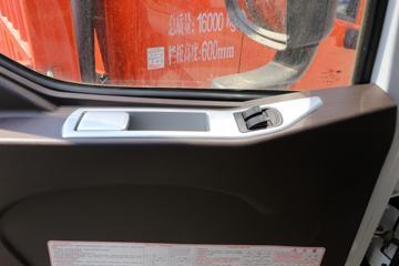 �������� ����T5 270���� 4X2 ����ǣ����(LZ5180TBQG2AB)ͼƬ