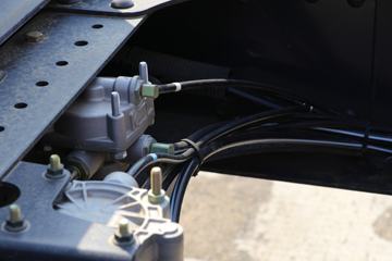 �������� ����T5 270���� 4X2 ����ǣ����(LZ5180TBQG2AB)ͼƬ