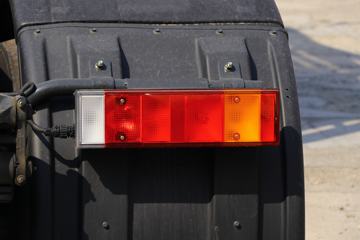 �������� ����T5 270���� 4X2 ����ǣ����(LZ5180TBQG2AB)ͼƬ