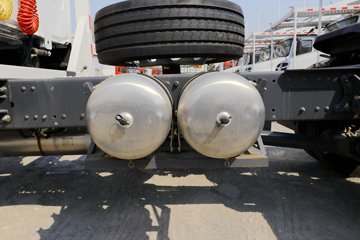 �������� ����T5 270���� 4X2 ����ǣ����(LZ5180TBQG2AB)ͼƬ