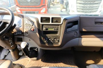  ³M3 200 4X2 6.8ʽػ(LZ5161XXYM3AC1)ͼƬ