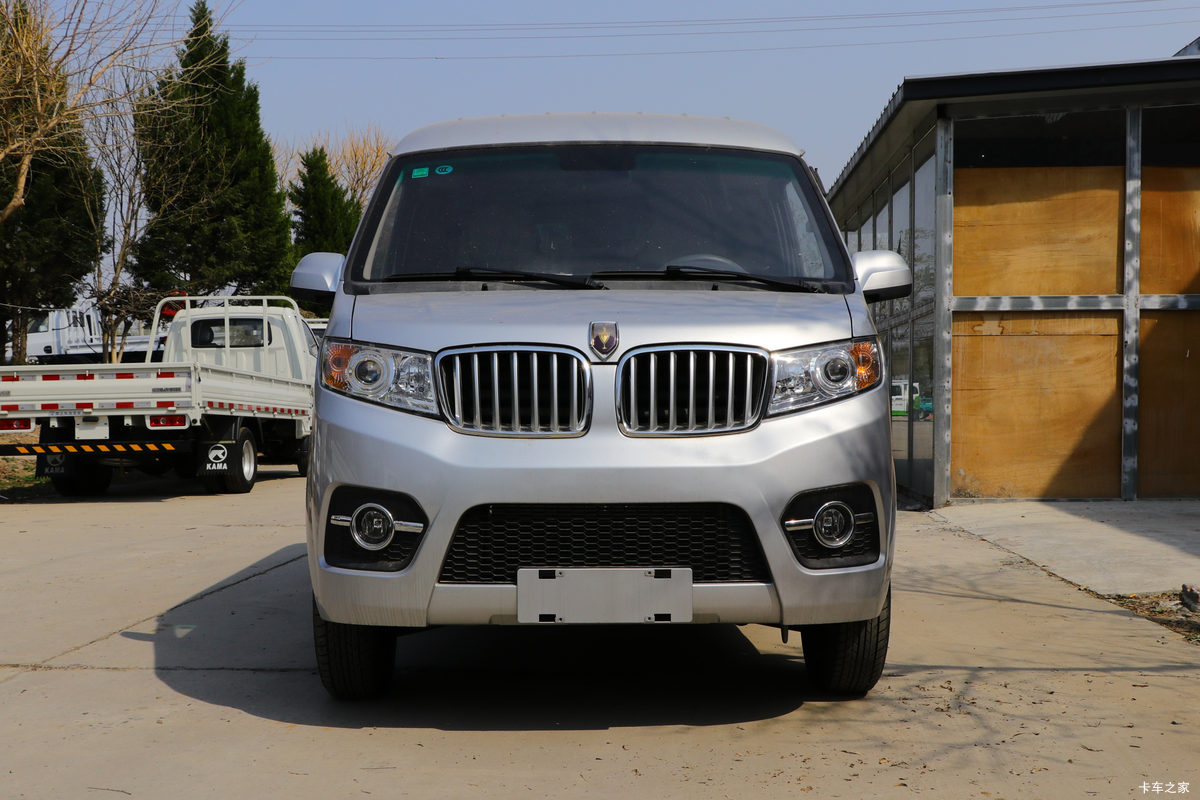 金杯 小海狮X30L 商务版 82马力 7座 1.5L轻客