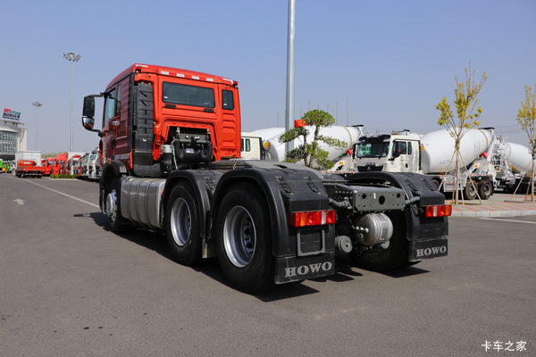 优惠 5万 赤峰市 HOWO TX7牵引车促销中