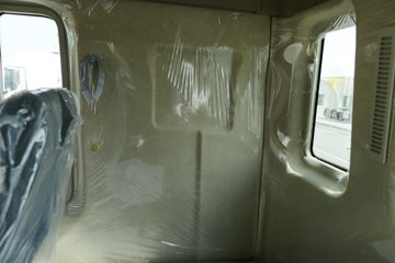 �й����� HOWO TX�ؿ� 440���� 6X4 ǣ����(����)(ZZ4257V324GF1)ͼƬ