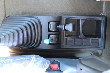 �й����� HOWO TX�ؿ� 440���� 6X4 ǣ����(����)(ZZ4257V324GF1)ͼƬ