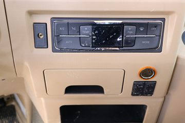 �й����� HOWO TX�ؿ� 440���� 6X4 ǣ����(����)(ZZ4257V324GF1)ͼƬ