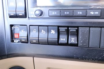 �й����� HOWO TX�ؿ� 440���� 6X4 ǣ����(����)(ZZ4257V324GF1)ͼƬ