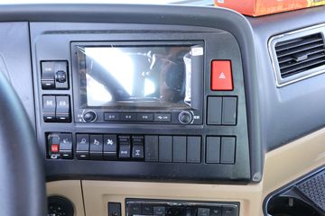 �й����� HOWO TX�ؿ� 440���� 6X4 ǣ����(����)(ZZ4257V324GF1)ͼƬ