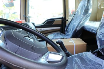 �й����� HOWO TX�ؿ� 440���� 6X4 ǣ����(����)(ZZ4257V324GF1)ͼƬ